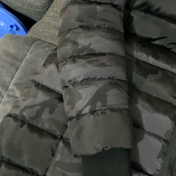 Coat - Picture 3 of 6